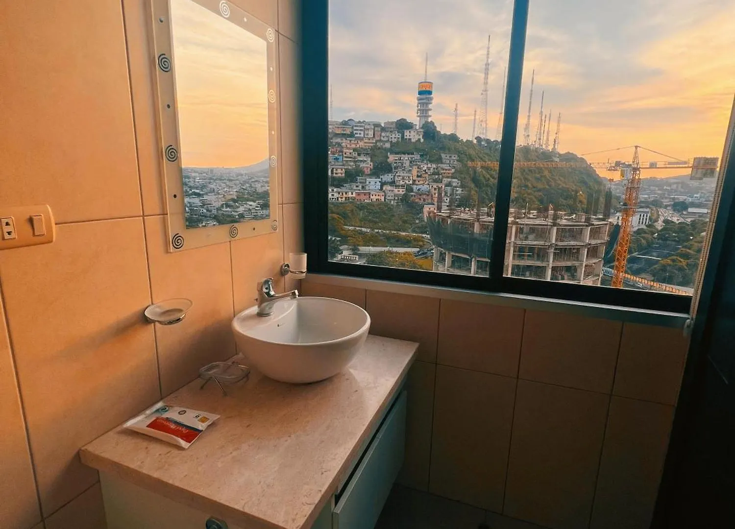 דירות גוויאקיל Departamento De Lujo En Puerto Santa Ana